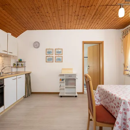 Strandstrasse 6 Steinhorizont שטיין